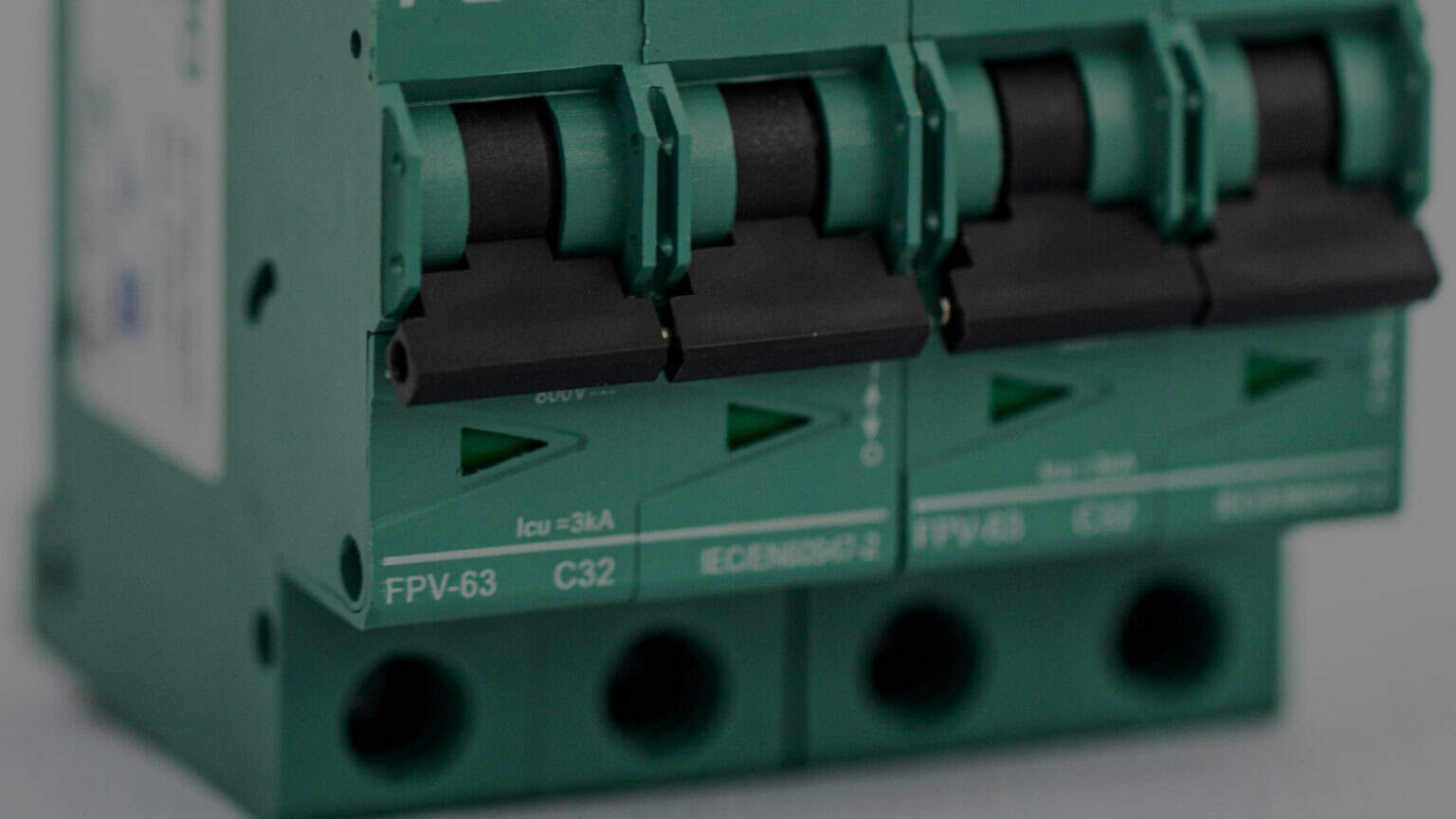 R3000 dual-SIM 4G/LTE industrial router with serial | Robustel